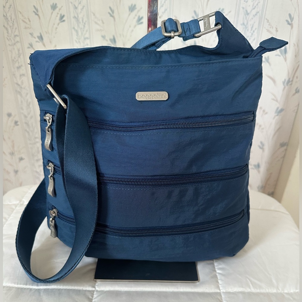 Baggallini Blue Crossbody Bag